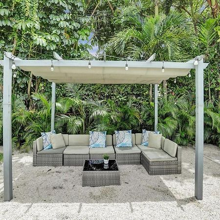 Miami Getaway 4BR With BBQ & Relaxing Backyard Villa Golden Glades Exterior photo